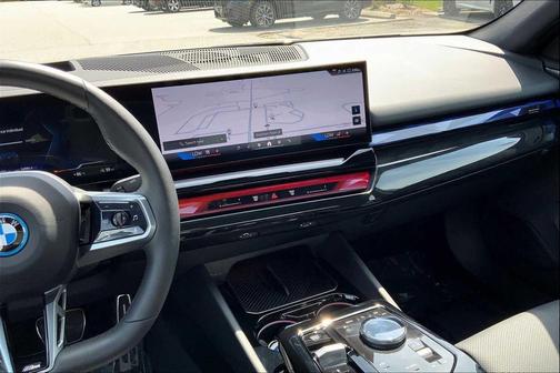 2025 BMW i5 xDrive40