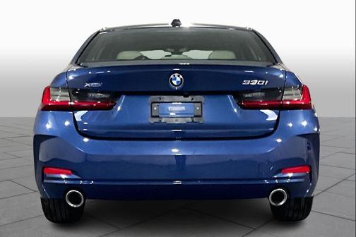 2023 BMW 330 i xDrive