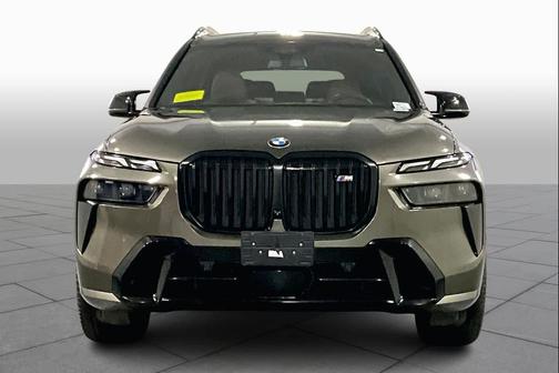 2023 BMW X7 M60i