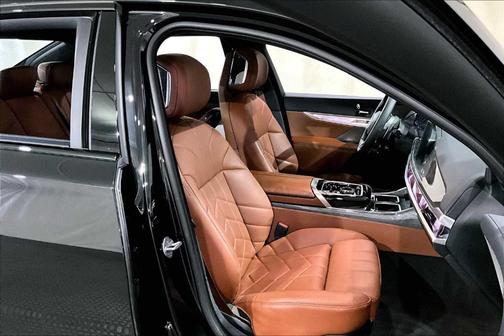 2023 BMW 760 760i xDrive