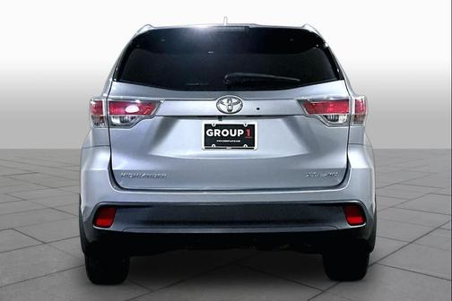 Silver Sky Metallic 2015 Toyota Highlander XLE