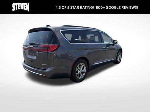 Granite Crystal Metallic Clearcoat 2023 Chrysler Pacifica Limited