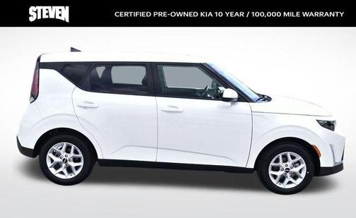 Snow White Pearl 2025 Kia Soul LX
