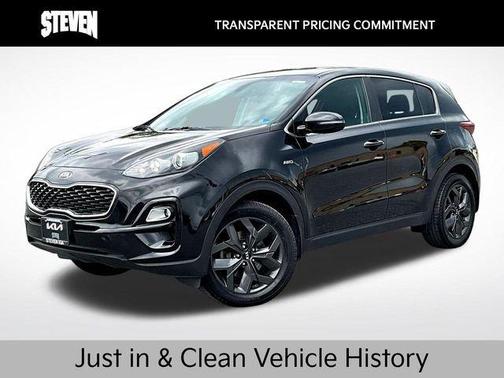Black Cherry 2022 Kia Sportage LX