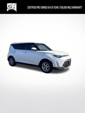 Snow White Pearl 2025 Kia Soul LX