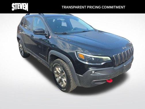 Diamond Black Crystal Pearlcoat 2022 Jeep Cherokee Trailhawk