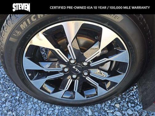 2024 Kia Carnival EX