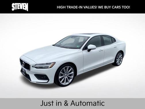 2021 Volvo S60 T6 Momentum