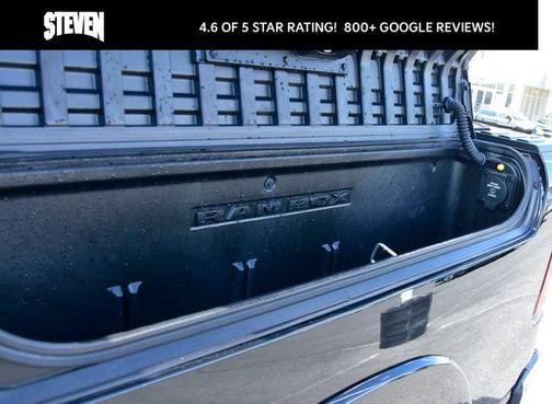 Diamond Black Crystal Pearlcoat 2022 RAM 1500 Limited