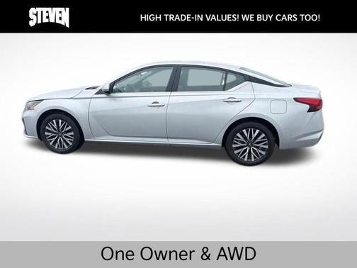 Brilliant Silver Metallic 2025 Nissan Altima 2.5 SV
