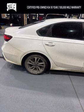 Snow White Pearl 2024 Kia Forte LXS