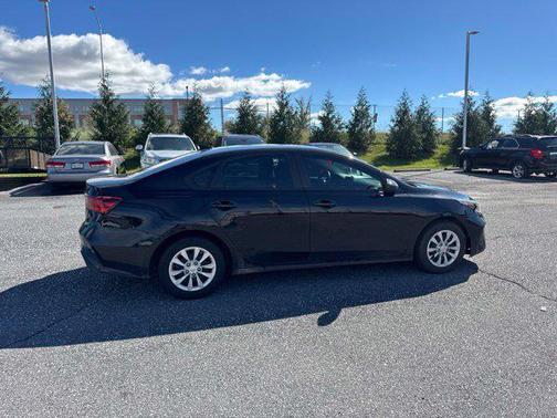 Aurora Black 2024 Kia Forte LX