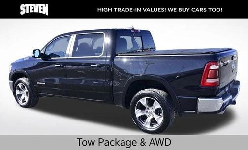 Diamond Black Crystal Pearlcoat 2022 RAM 1500 Laramie