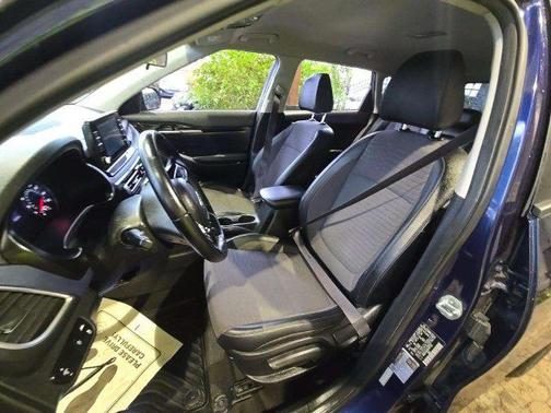 Dark Ocean Blue/White Roof 2021 Kia Seltos S