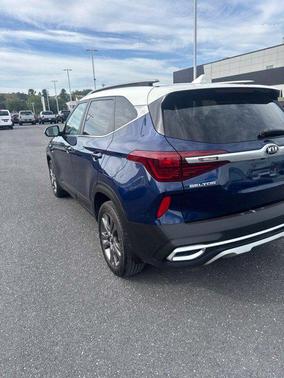 Dark Ocean Blue/White Roof 2021 Kia Seltos S