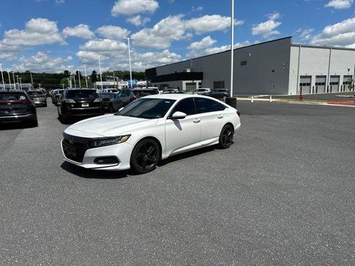 Platinum White Pearl 2018 Honda Accord Sport