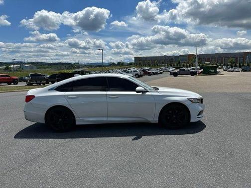 Platinum White Pearl 2018 Honda Accord Sport
