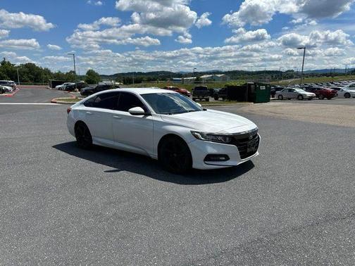 Platinum White Pearl 2018 Honda Accord Sport