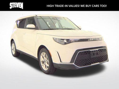 Snow White Pearl 2025 Kia Soul LX