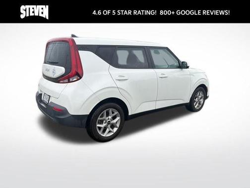 Snow White Pearl 2022 Kia Soul LX