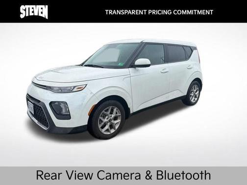 Snow White Pearl 2022 Kia Soul LX
