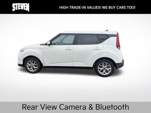 Snow White Pearl 2022 Kia Soul LX