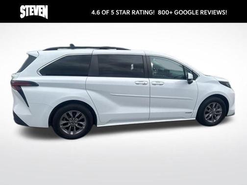 2021 Toyota Sienna LE