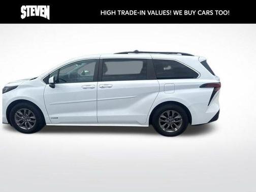 2021 Toyota Sienna LE