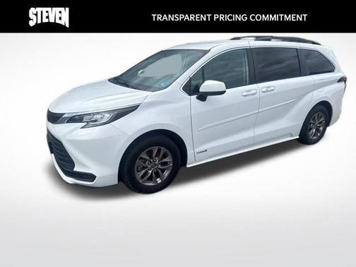 2021 Toyota Sienna LE