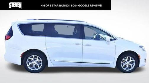 Bright White Clearcoat 2017 Chrysler Pacifica Touring-L