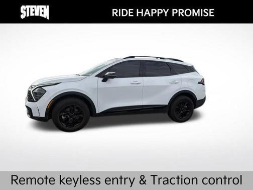 Glacial White Pearl 2025 Kia Sportage S