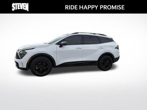 Glacial White Pearl 2025 Kia Sportage S