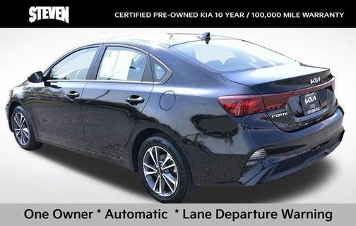 Aurora Black 2024 Kia Forte LXS