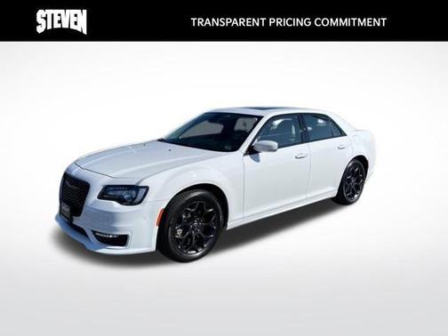 2022 Chrysler 300 Touring