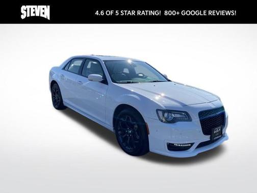 2022 Chrysler 300 Touring