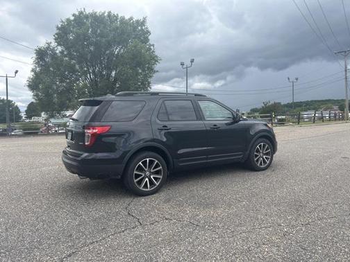 White Platinum Metallic Tri-Coat 2015 Ford Explorer XLT