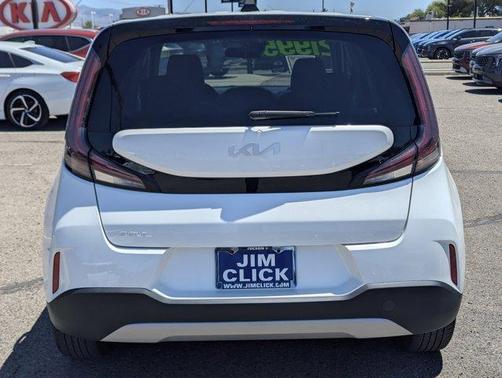 Snow White Pearl 2023 Kia Soul LX