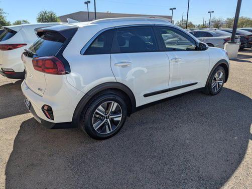 2022 Kia Niro LXS