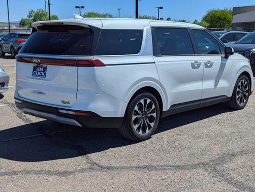 Snow White Pearl 2024 Kia Carnival EX