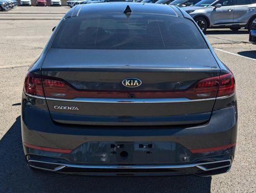 Graphite Gray 2020 Kia Cadenza Technology