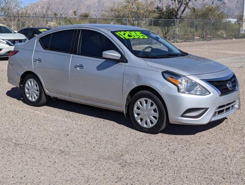 2015 Nissan Versa 1.6 SV