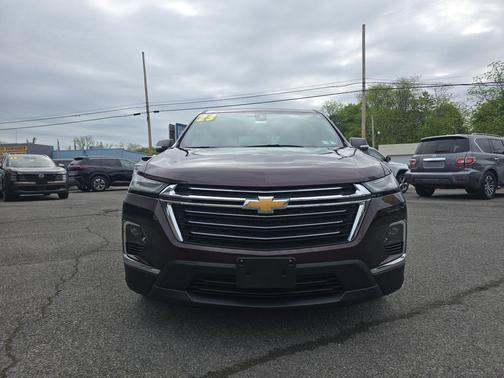 Black Cherry Metallic 2023 Chevrolet Traverse LT Cloth