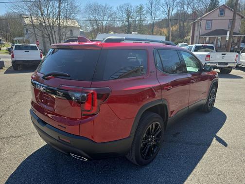 2023 GMC Acadia AWD SLT