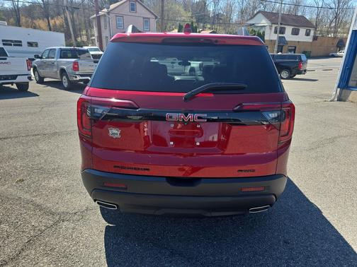 2023 GMC Acadia AWD SLT