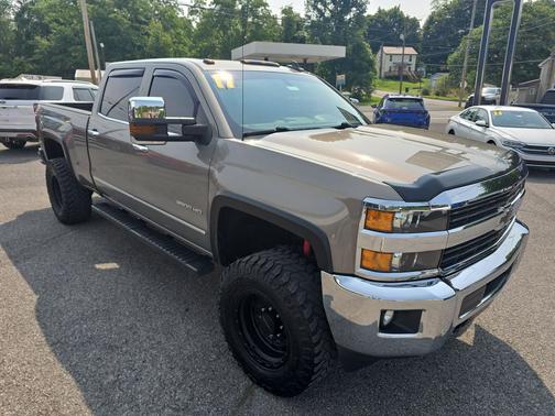 Pepperdust Metallic 2017 Chevrolet Silverado 2500 LTZ