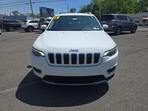 Bright White Clearcoat 2019 Jeep Cherokee Limited