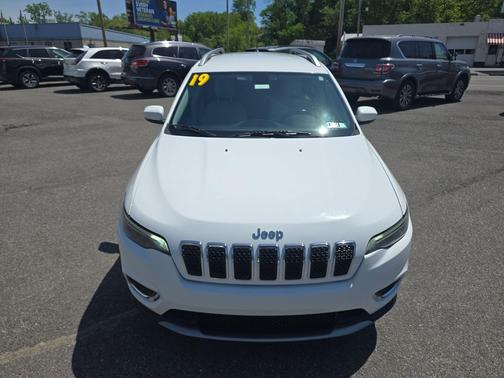 Bright White Clearcoat 2019 Jeep Cherokee Limited