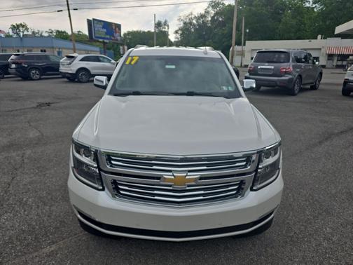 Iridescent Pearl Tricoat 2017 Chevrolet Suburban Premier