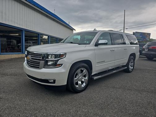 Iridescent Pearl Tricoat 2017 Chevrolet Suburban Premier