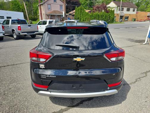 Mosaic Black Metallic 2023 Chevrolet Trailblazer LT